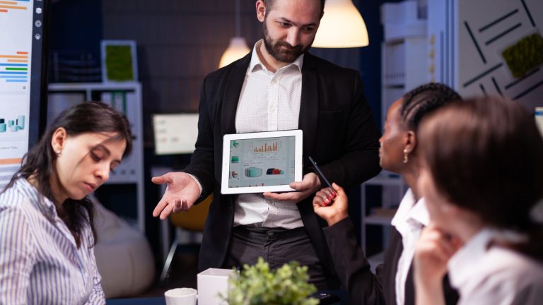 Como implementar uma estratégia digital sem comprometer a operação da empresa: Guia Passo a Passo para PMEs
