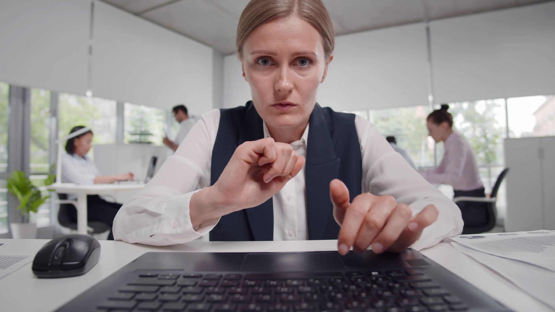 Como digitalizar uma empresa e evitar erros comuns: Como Reinventar seu Negócio